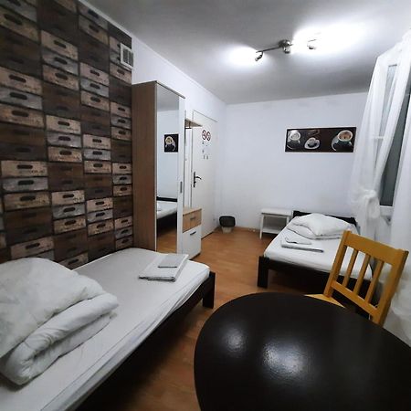 Lorf Hostel&Coffee Краків Екстер'єр фото