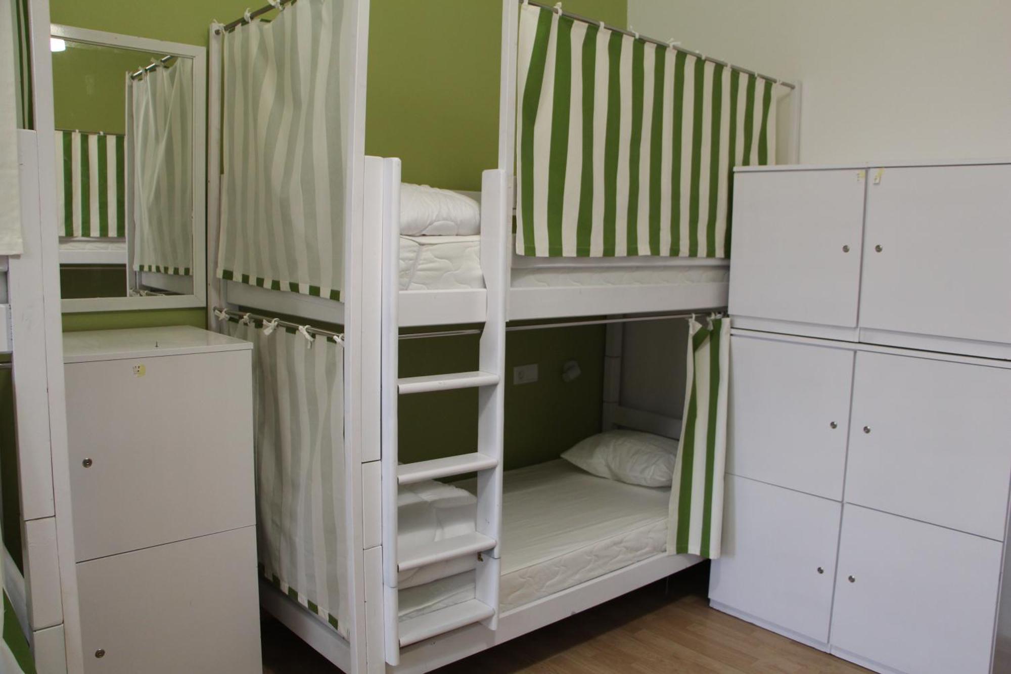 Lorf Hostel&Coffee Краків Екстер'єр фото