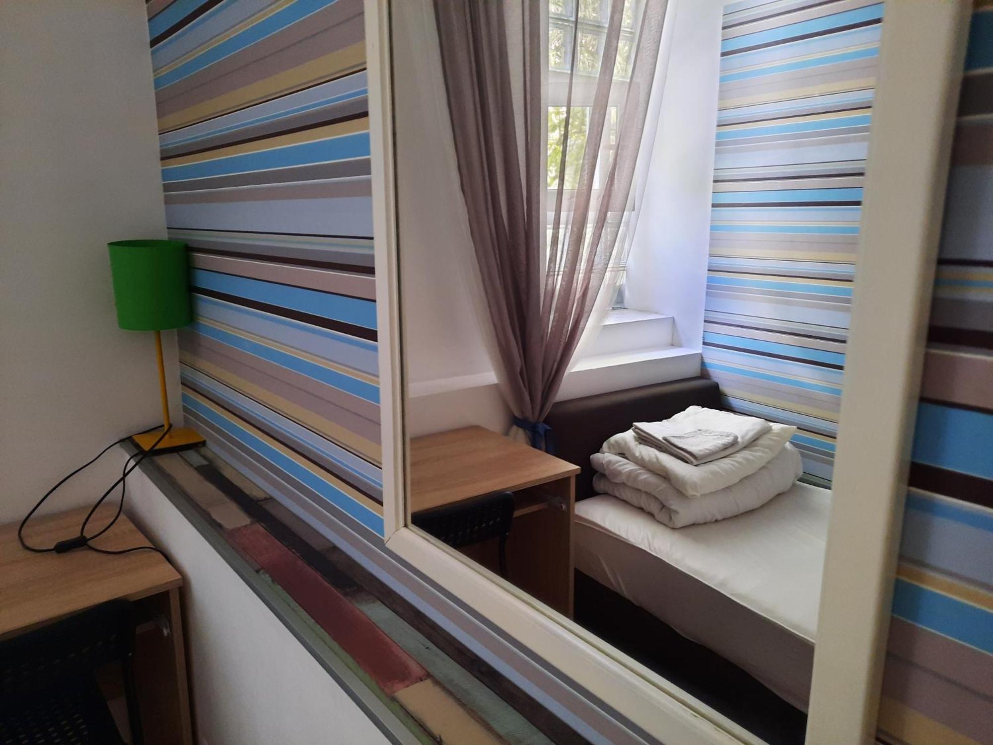 Lorf Hostel&Coffee Краків Екстер'єр фото